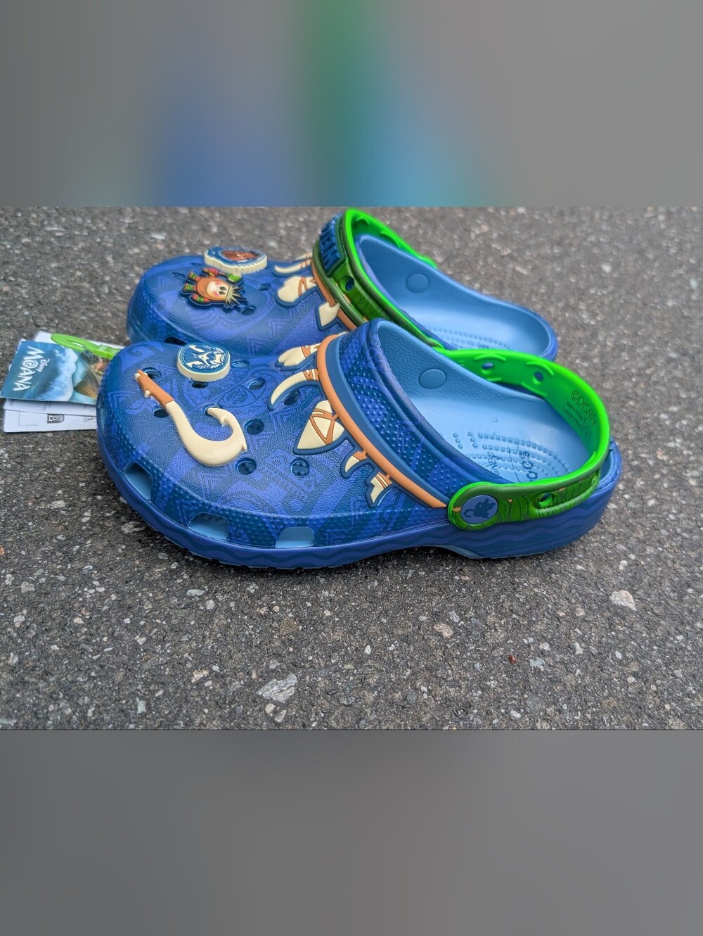 Crocs Kids' Blue Moana Graphic Clogs (New) Size J3